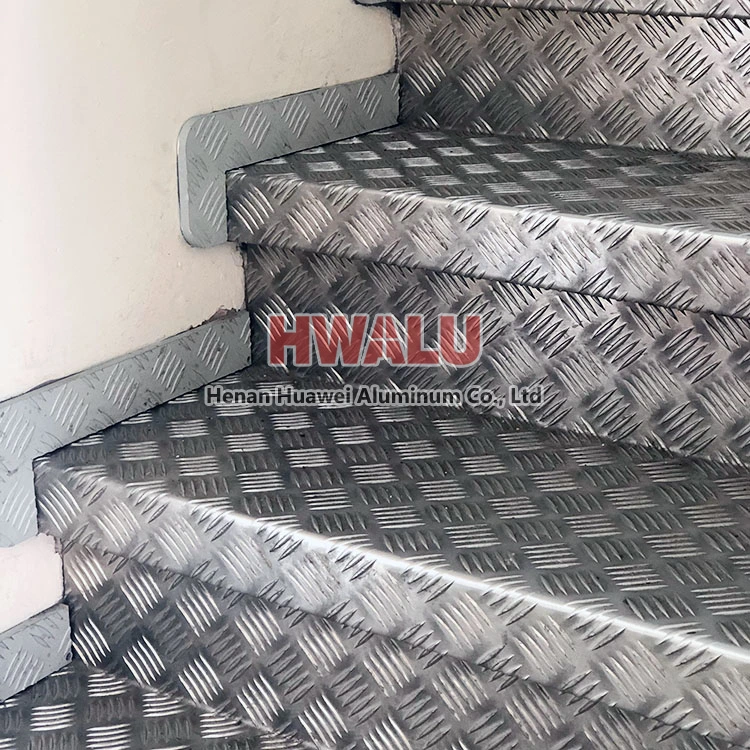 peldaños de escalera de aluminio
